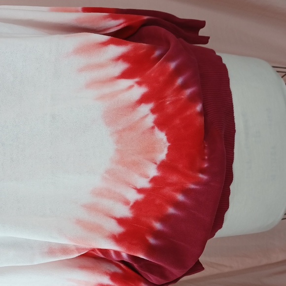 Torrid Tie Dye Raglan Pullover NWT - Picture 2 of 6